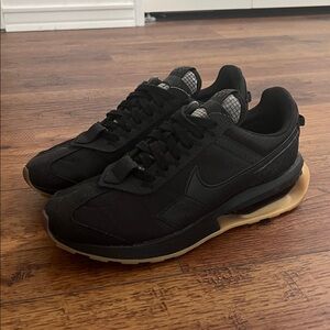 Nike Air Max Pre-Day Black/Gum Sole Sneakers - Size: 7 (Men’s)
